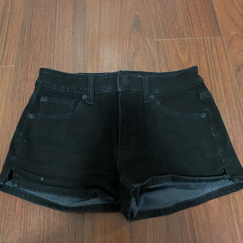 American Eagle Black Hi-Rise Shortie